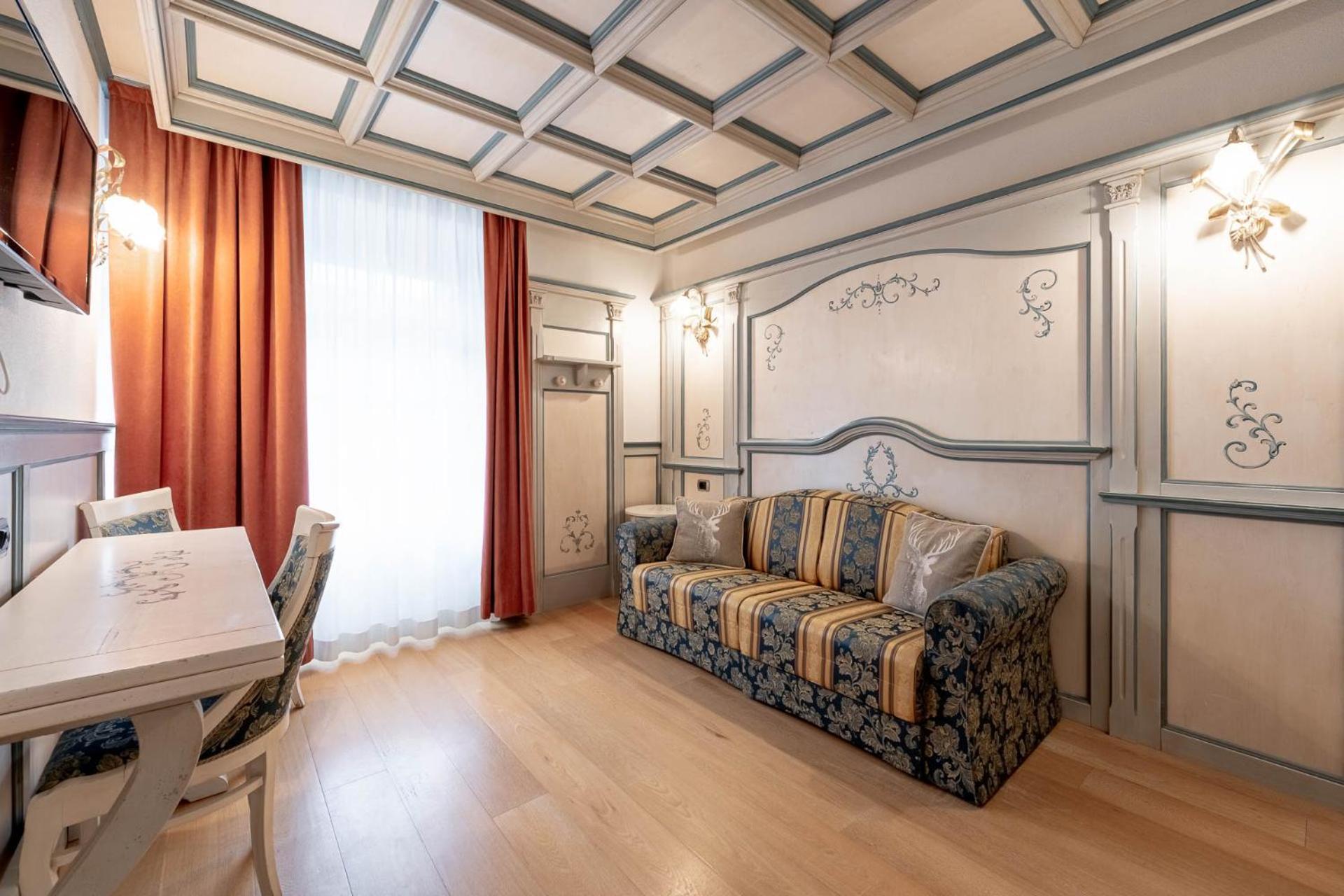 Hotel Dolomiti Schloss Canazei Kültér fotó