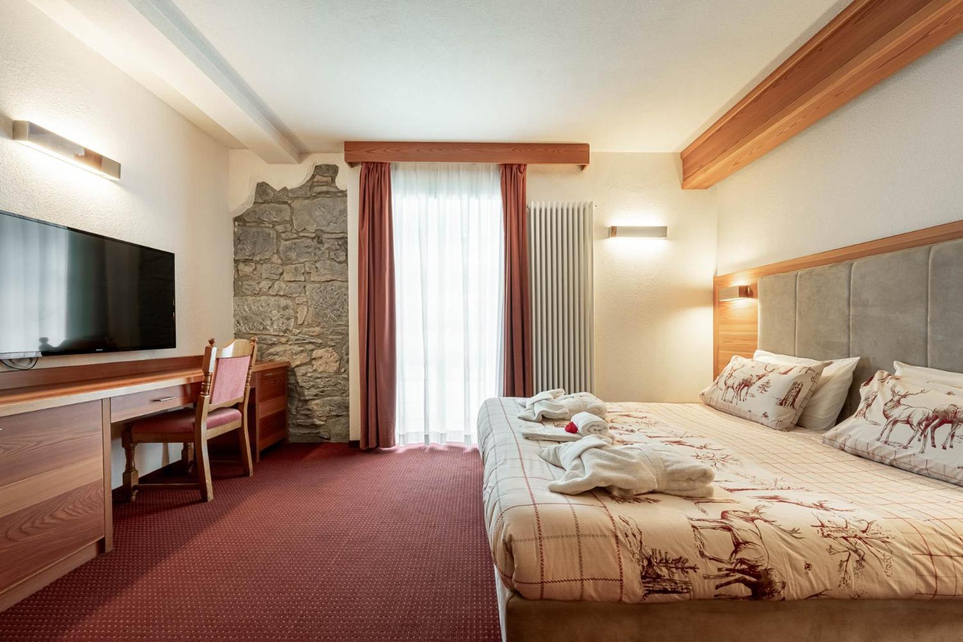 Hotel Dolomiti Schloss Canazei Kültér fotó
