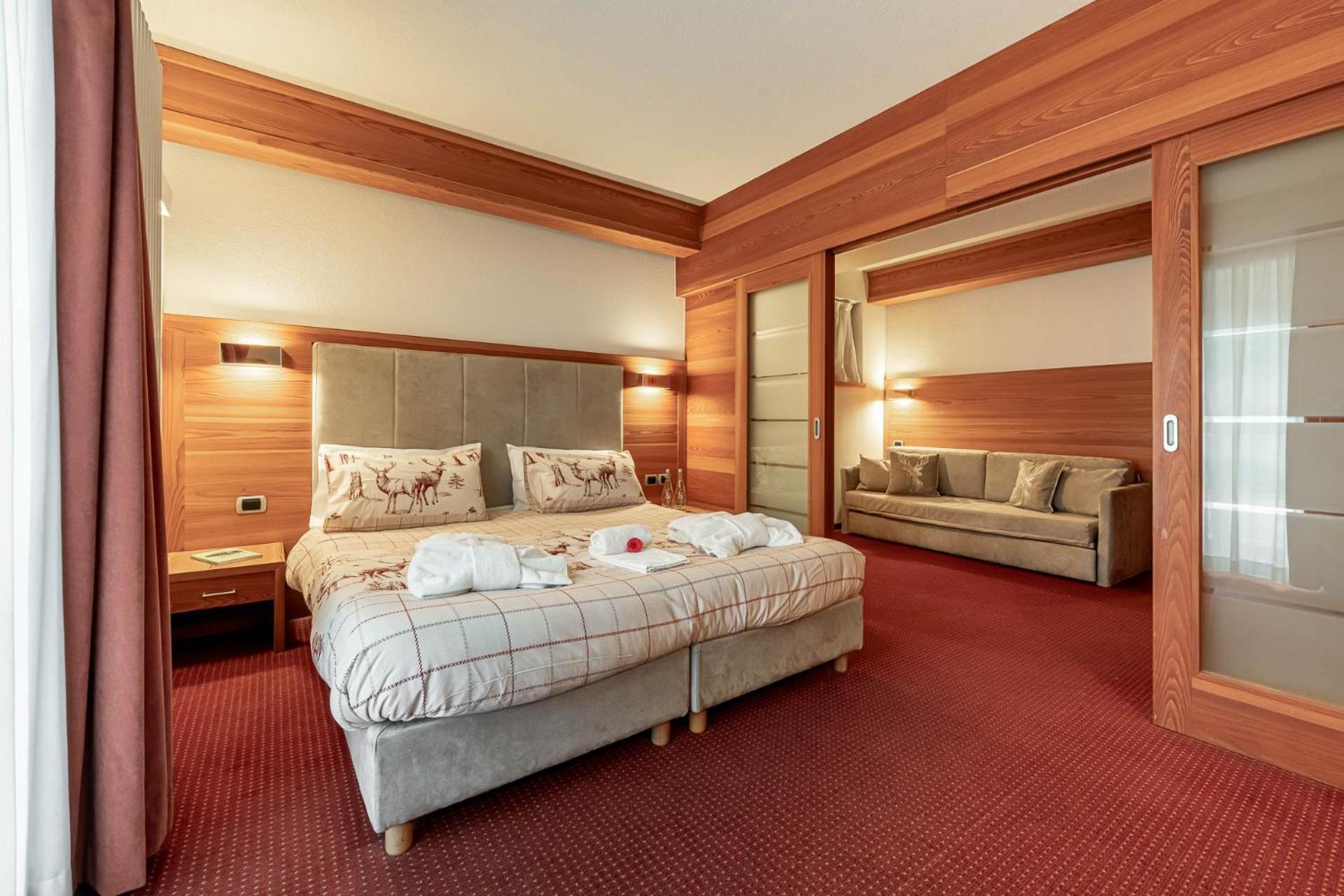 Hotel Dolomiti Schloss Canazei Kültér fotó