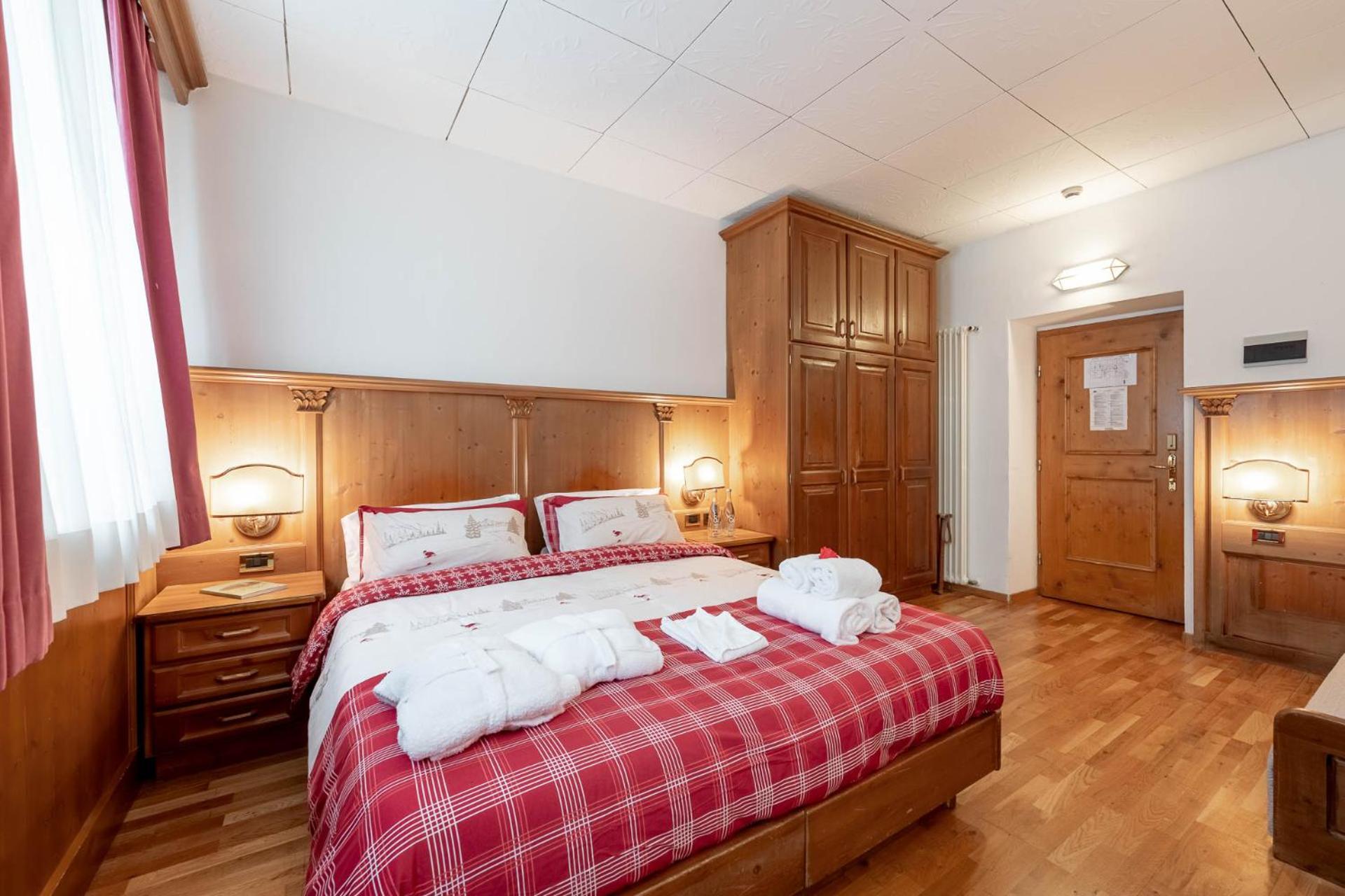Hotel Dolomiti Schloss Canazei Kültér fotó
