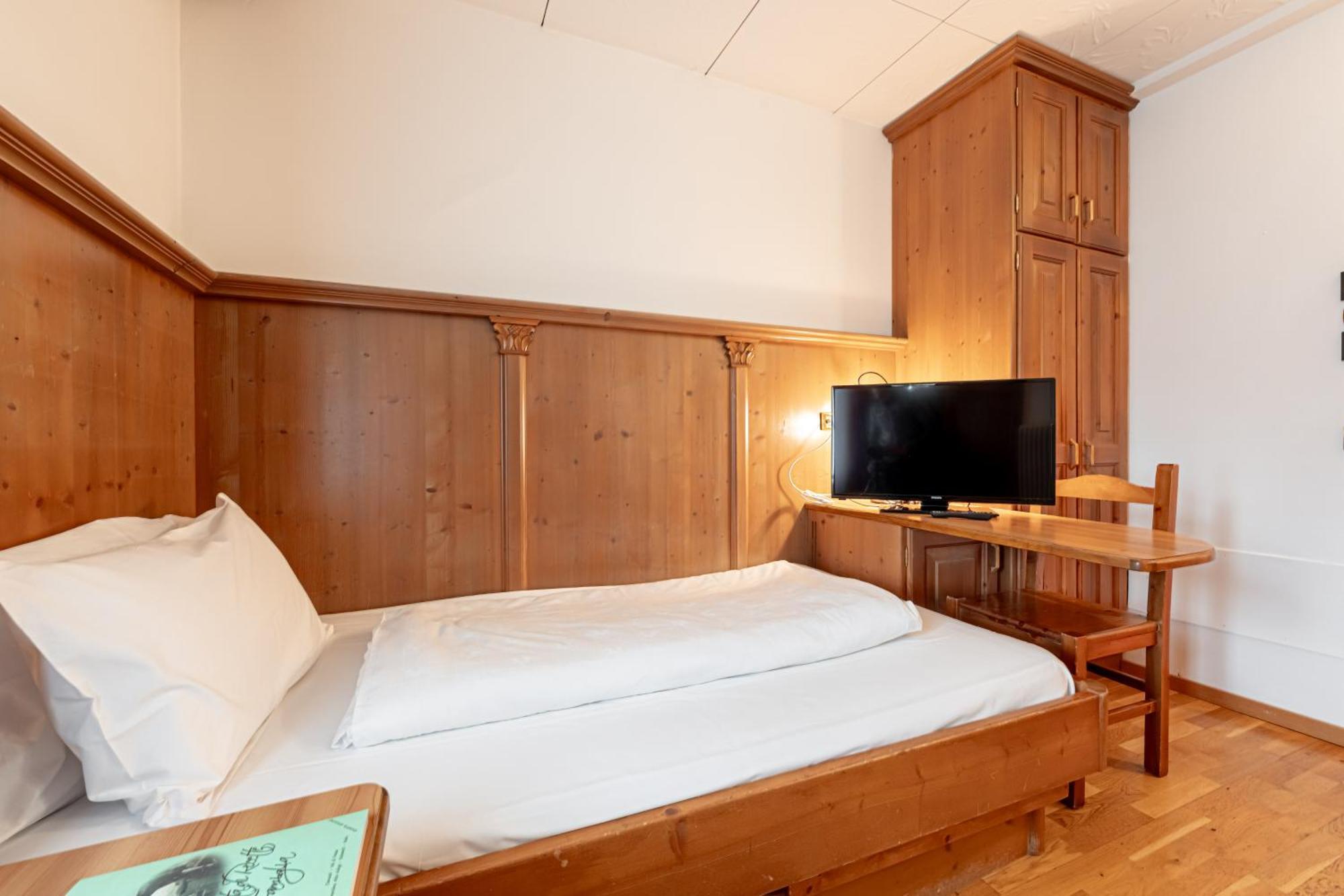 Hotel Dolomiti Schloss Canazei Kültér fotó