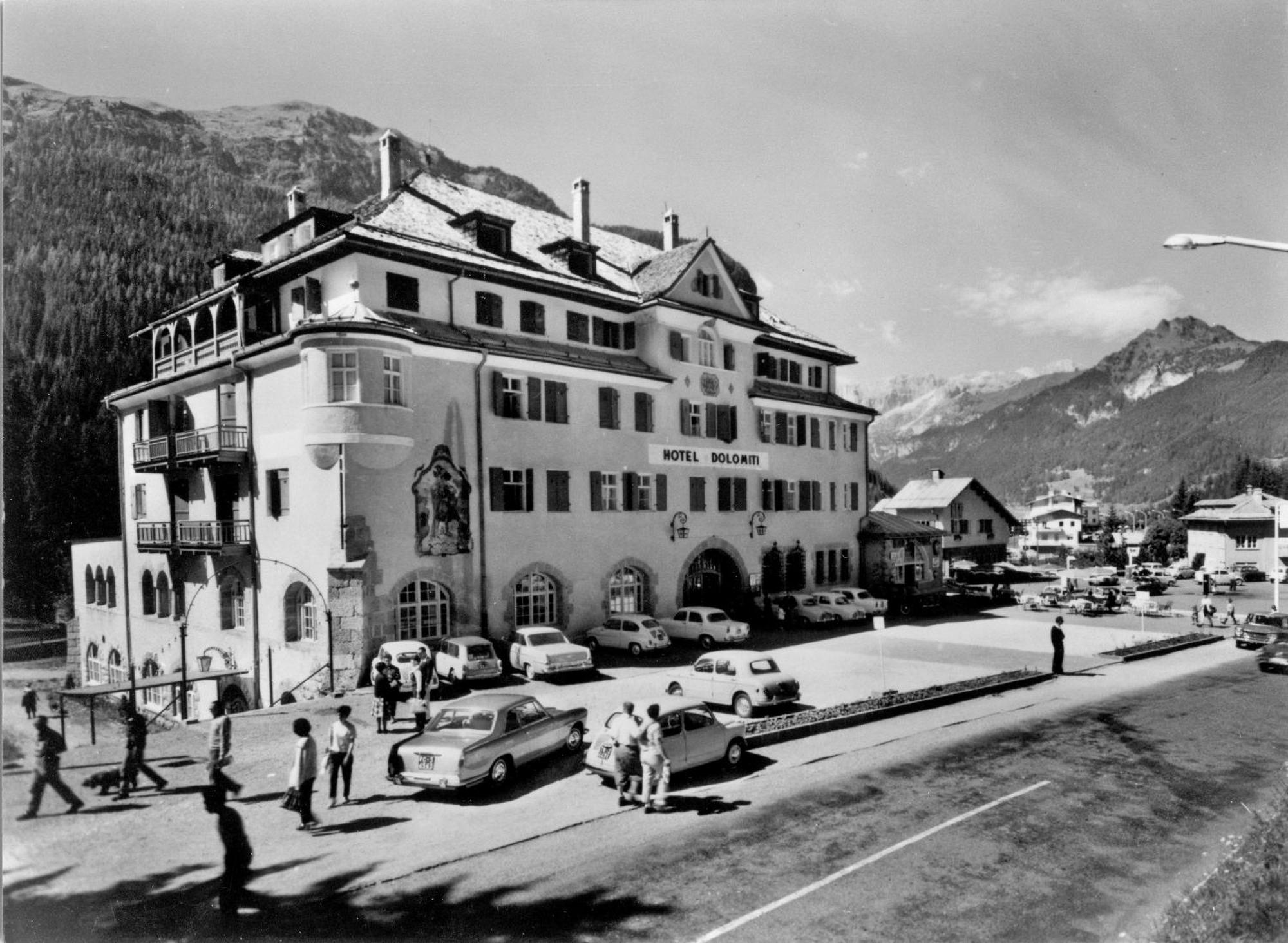 Hotel Dolomiti Schloss Canazei Kültér fotó