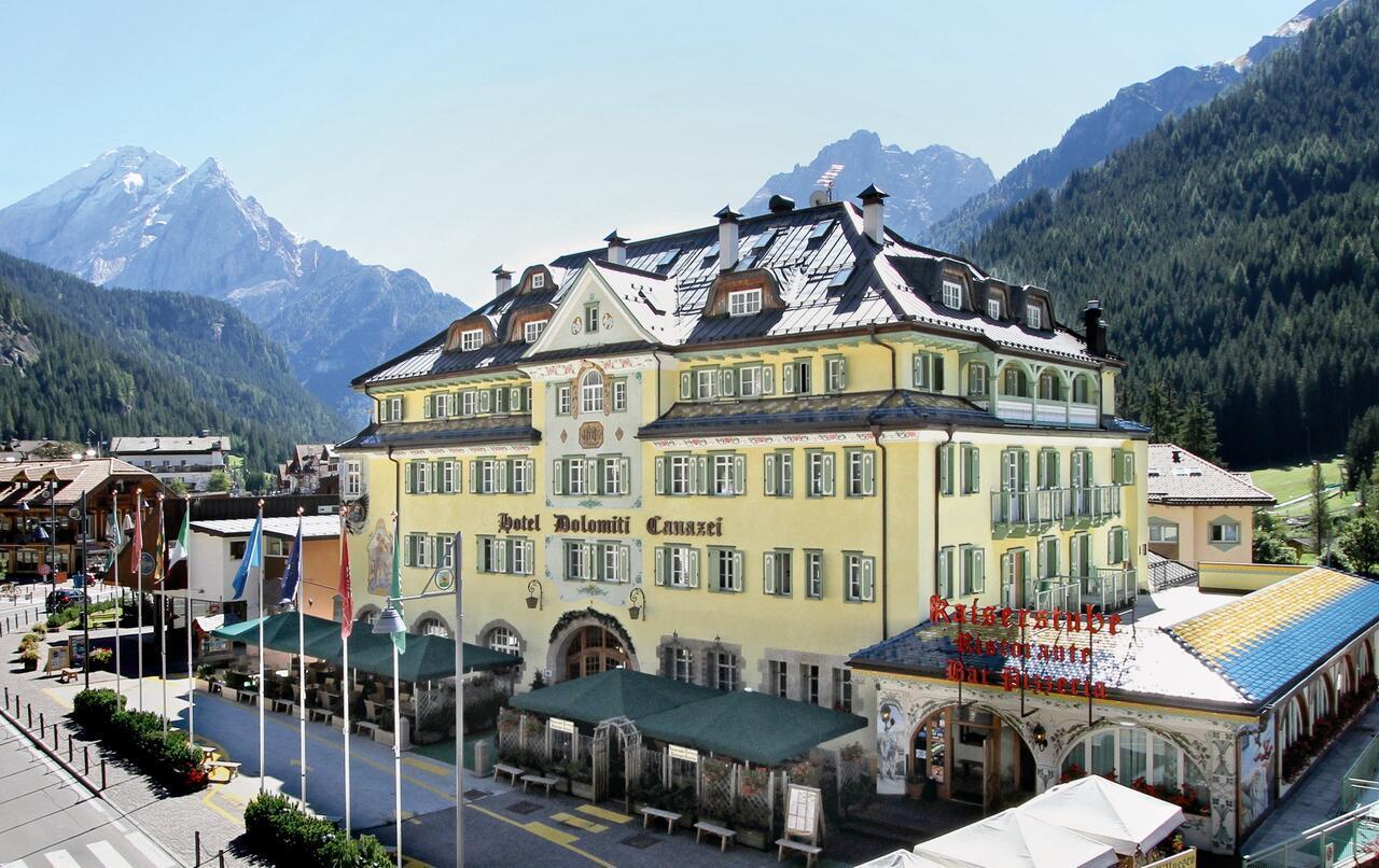 Hotel Dolomiti Schloss Canazei Kültér fotó